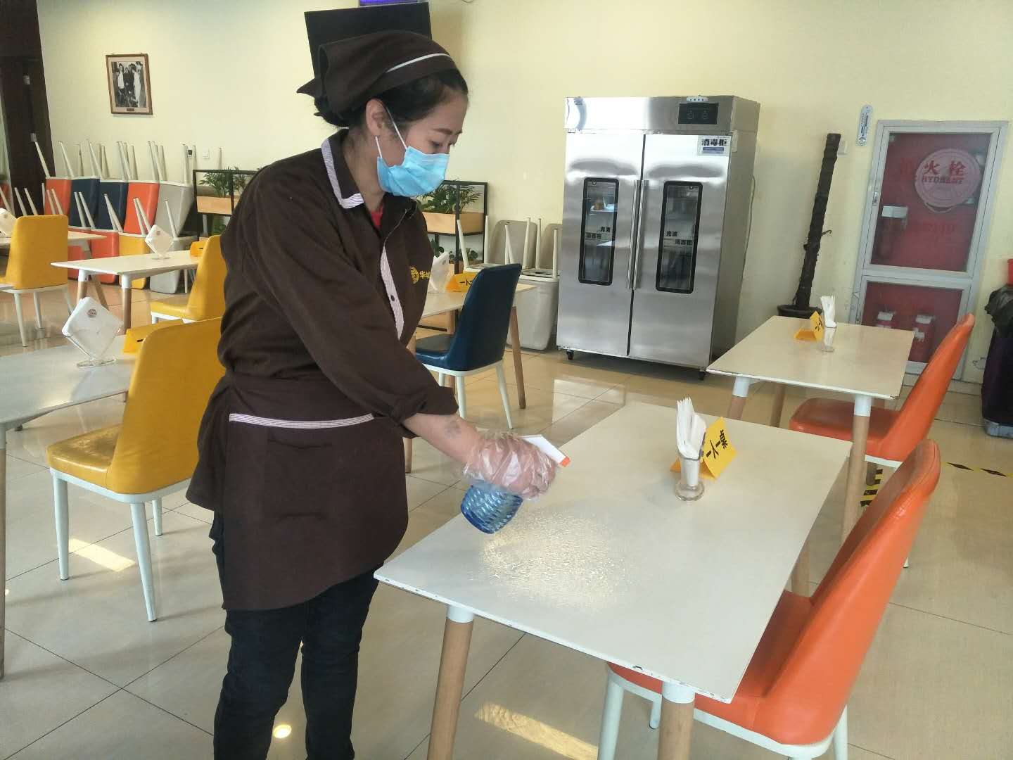 undefined 兢兢业业的总院人以对客户高度的责任感